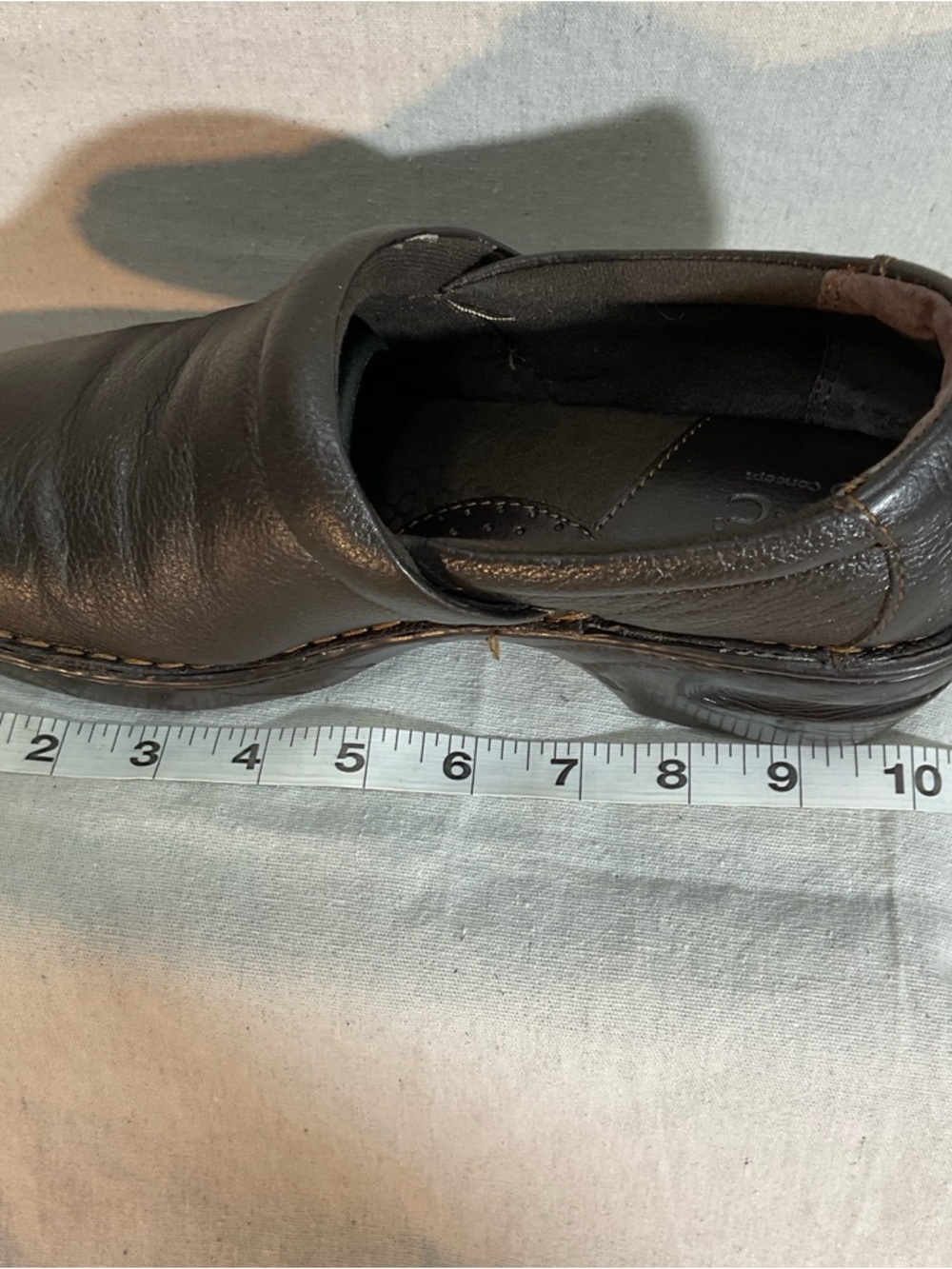 b.o.c. Born Concept Brown Leather Comfort
Clogs/Mules —- size 9 women A+++